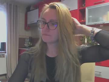 Melly_Rosey Chaturbate stream image from March 24, 2025