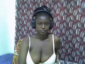 Carmmen Chaturbate stream image from March 24, 2025