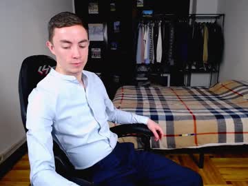 Charlieseyer Chaturbate stream image from March 24, 2025