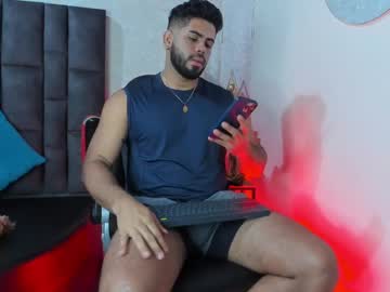 Noahcrux Chaturbate stream image from March 24, 2025