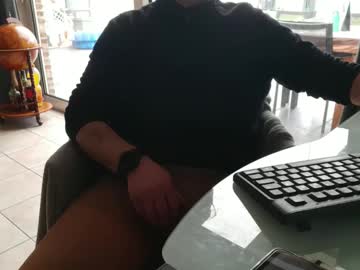 Pantyrafke Chaturbate stream image from March 24, 2025
