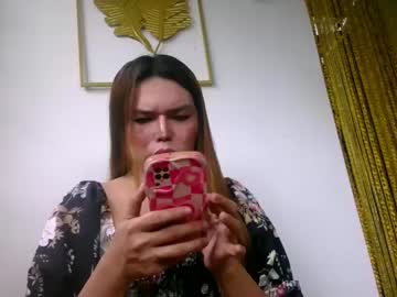 Yourwifealondra Chaturbate stream image from March 24, 2025