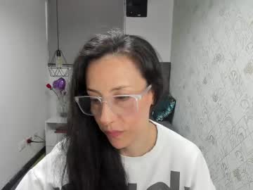 Abrillee1 Chaturbate stream image from March 24, 2025