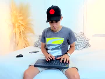 Alessandro_Holmes Chaturbate stream image from March 24, 2025