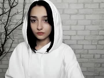 Veryveryshygirl Chaturbate stream image from March 24, 2025