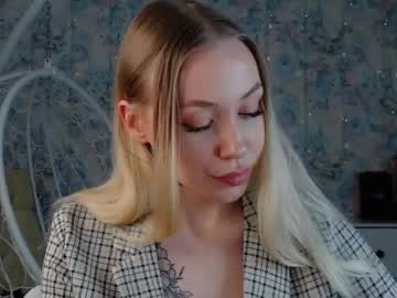Emilia_Lorent Chaturbate stream image from March 24, 2025