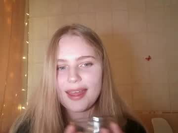 Livluna Chaturbate stream image from March 24, 2025