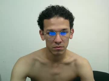 Alejandromaagno Chaturbate stream image from March 24, 2025