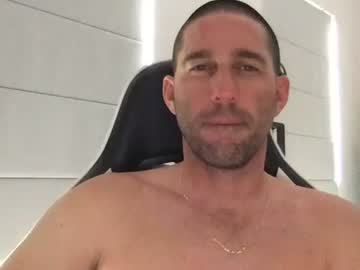 Traviskenn Chaturbate stream image from March 24, 2025