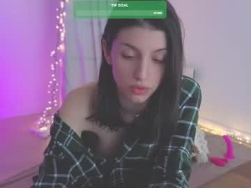 Charlieangella Chaturbate stream image from March 24, 2025
