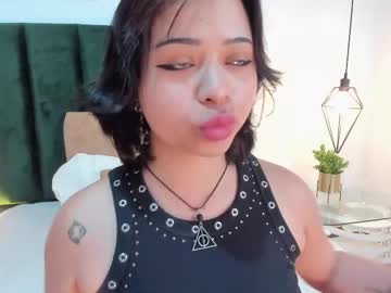 Emmabennet_ Chaturbate stream image from March 24, 2025