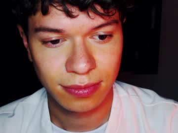 Rexbunnybody Chaturbate stream image from March 24, 2025