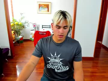 Andy_Vargas Chaturbate stream image from March 24, 2025