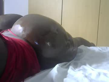Goldensexy_02 Chaturbate stream image from March 24, 2025