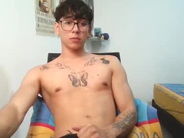 Dillom420 Chaturbate stream image from March 24, 2025