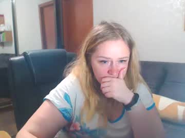 Honeydewmolly stream image from March 24, 2025