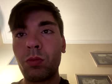 Alextreoson Chaturbate stream image from March 24, 2025