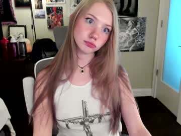 Eve003300 Chaturbate stream image from March 24, 2025