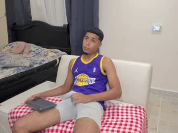 Jhoi_Broda24 Chaturbate stream image from March 24, 2025