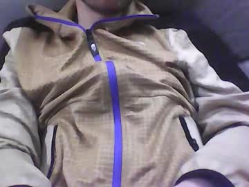 Frencheeboy Chaturbate stream image from March 25, 2025