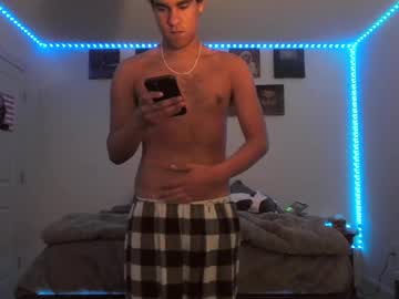 Micahlipc Chaturbate stream image from March 25, 2025
