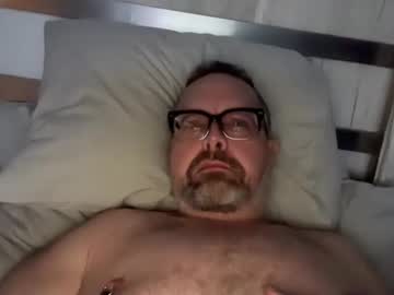 Benzbear Chaturbate stream image from March 25, 2025