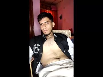 Gambitoz Chaturbate stream image from March 25, 2025