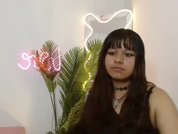 Hinaa_Tay Chaturbate stream image from March 25, 2025