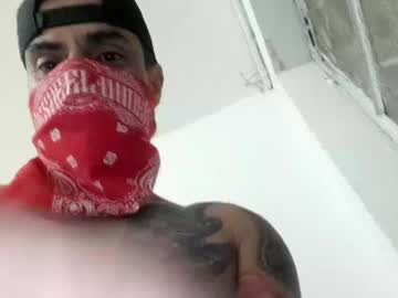 Santiagotatoo03 Chaturbate stream image from March 25, 2025