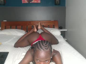 Cherry_Linn Chaturbate stream image from March 25, 2025