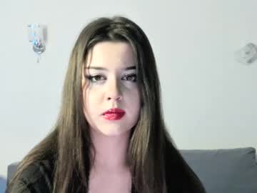 Loveimkriss Chaturbate stream image from March 25, 2025