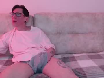 Mickeyfoster Chaturbate stream image from March 25, 2025