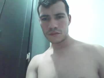Tradmaxxx Chaturbate stream image from March 25, 2025