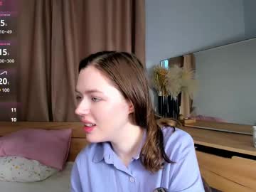 Gwenclem Chaturbate stream image from March 25, 2025