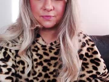 Missqueen1416 Chaturbate stream image from March 25, 2025