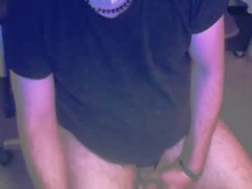 Rubbingoneout4u2 Chaturbate stream image from March 25, 2025