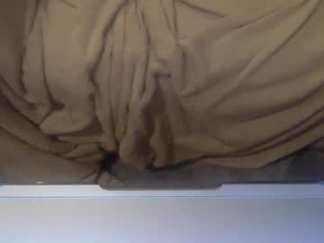 2hairrypigs Chaturbate stream image from March 25, 2025
