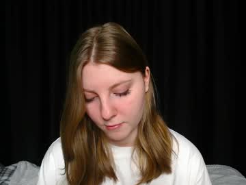 Juliana_Sunny stream image from March 25, 2025