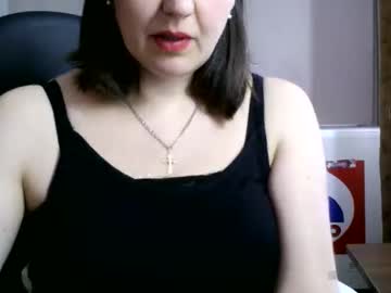 Melaniahhoty Chaturbate stream image from March 25, 2025