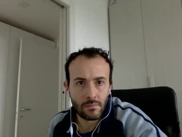 Hhombre Chaturbate stream image from March 25, 2025