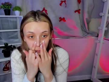 Mipsymipson Chaturbate stream image from March 25, 2025