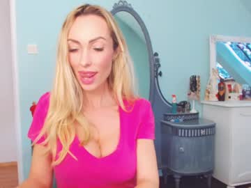 Emilachat Chaturbate stream image from March 25, 2025