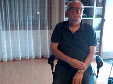 Grandpach Chaturbate stream image from March 25, 2025