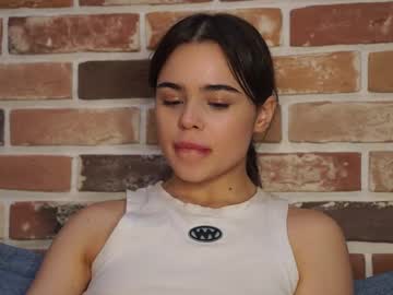 Loriberry Chaturbate stream image from March 25, 2025