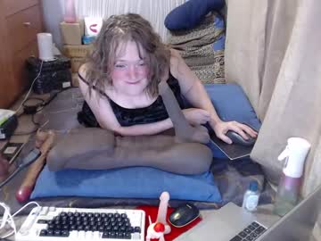 Akindmodel Chaturbate stream image from March 25, 2025