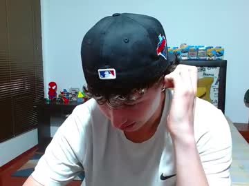 Aron_Miller18 Chaturbate stream image from March 25, 2025