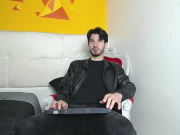 Liamluxe Chaturbate stream image from March 25, 2025