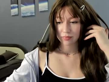 Polihoney Chaturbate stream image from March 25, 2025