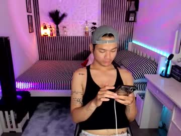 Urasiantwink Chaturbate stream image from March 25, 2025