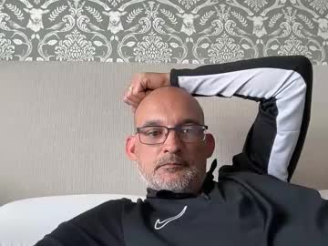 Halfcastlad Chaturbate stream image from March 25, 2025